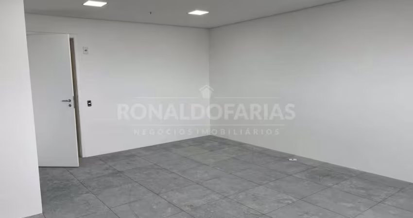 Sala comercial a venda e locação com 40 m² em Santo Amaro