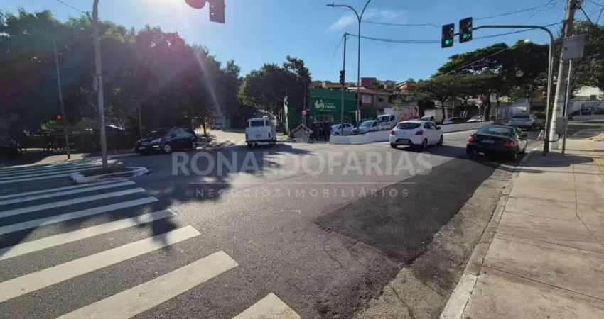 Salão comercial para locação com 129m² na região de interlagos.