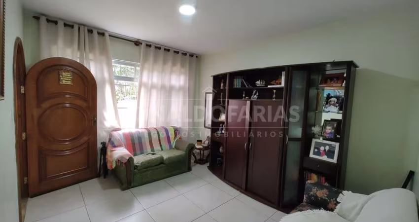 Sobrado a venda com 6 dormitórios, 250m² de  terreno em Interlagos