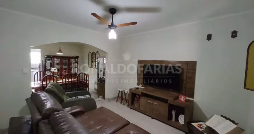 Sobrado a venda com 6 dormitórios, 250m² de  terreno em interlagos