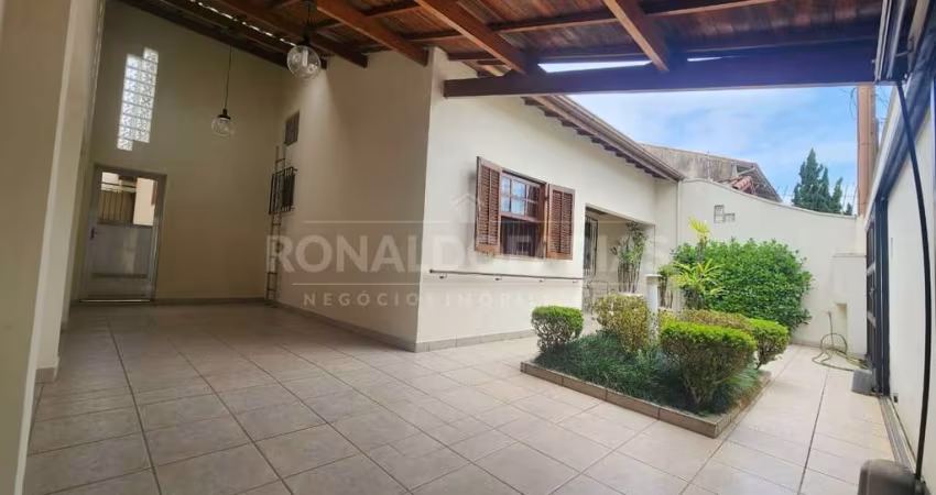 Casa Térrea à Venda na Cidade Dutra com 3 Dormitórios e 3 Vagas de Garagem