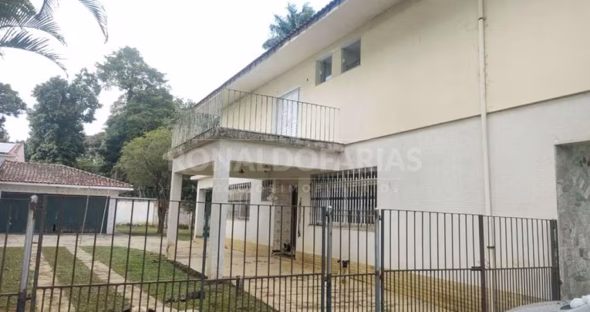 Sobrado para  locação com 1320 m com 446 ac.