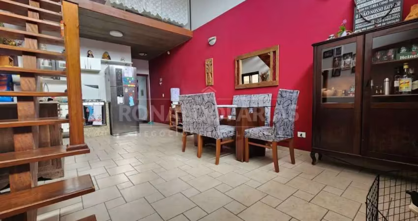 Casa à Venda em Veleiros com 2 Dormitórios Suíte e 2 Vagas de Garagem