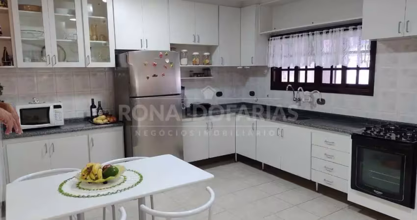 Sobrado à venda no parque américa com 3 dormitórios 1 suíte e 2 vagas de garagem.
