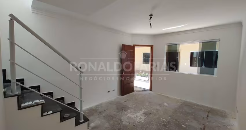 Sobrado a venda em condominio fechado com 02 suites na regiao de Interlagos.