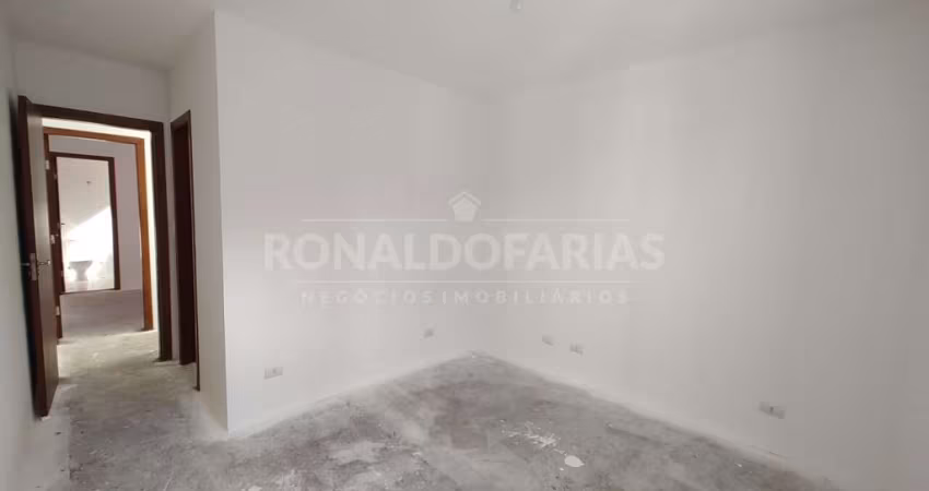 Sobrado a venda em condominio fechado com 02 suites na regiao de Interlagos.
