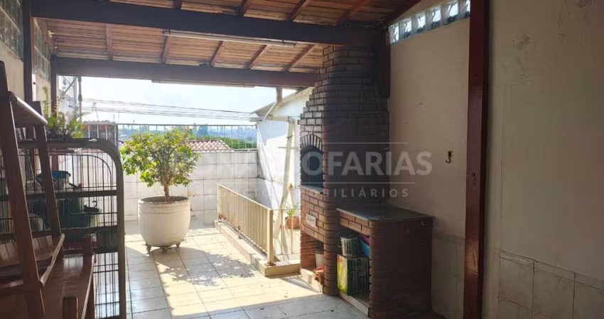 Casa à Venda em Cidade Dutra com 3 Dormitórios e 2 banheiros 5 Vagas de Garagem