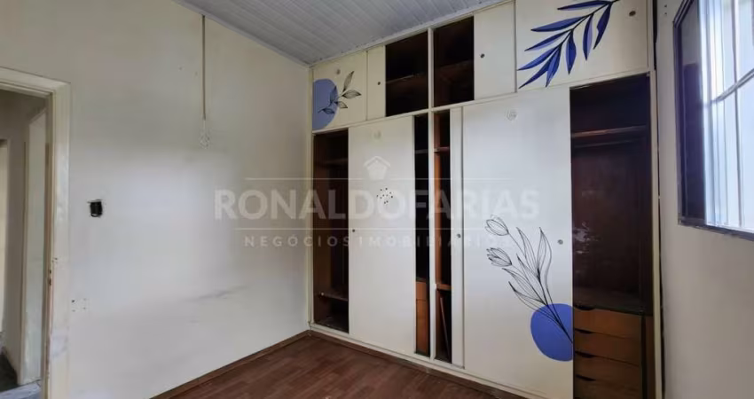 Casa à Venda na Cidade Dutra com 3 Dormitórios e 4 Vagas de Garagem