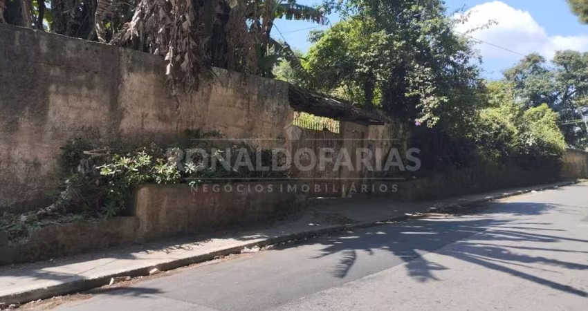 Terreno a venda com construção em ZMa 2620 m.