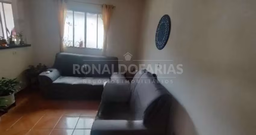 Casa terrea com 210 m² de terreno na regiao de interlagos