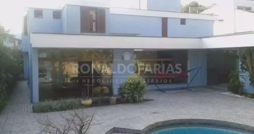 Casa com piscina a venda no bolsão de interlagos com 4 dormitórios e 5 vagas de garagem