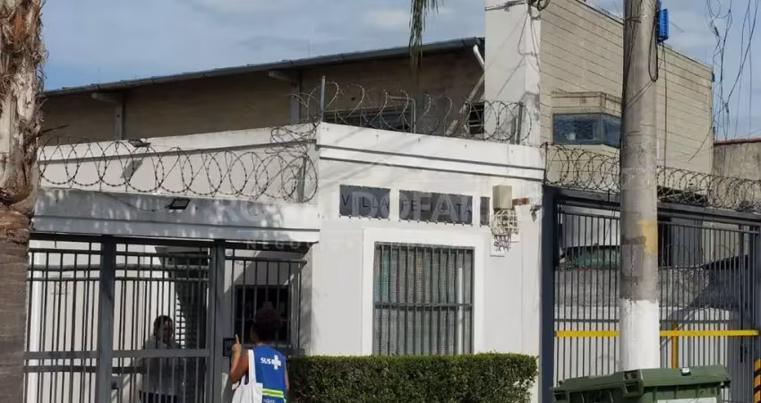 Casa a venda em condominio sendo 3 quartos   ( 1suite) 2 vagas de garagem .