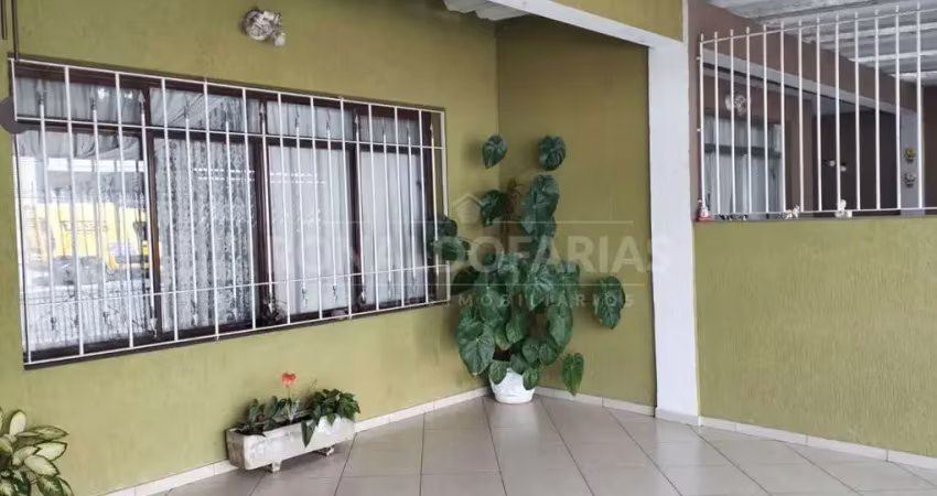 Sobrado a venda sendo 3 quartos ,1 sala ,  vagas de garagem
