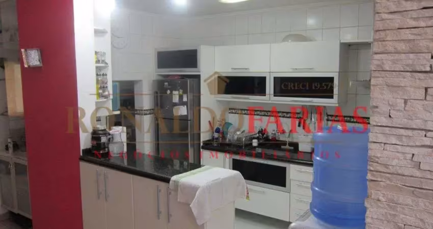 Casa à venda com 4 dormitórios e 2 suítes na região de Santo Amaro.