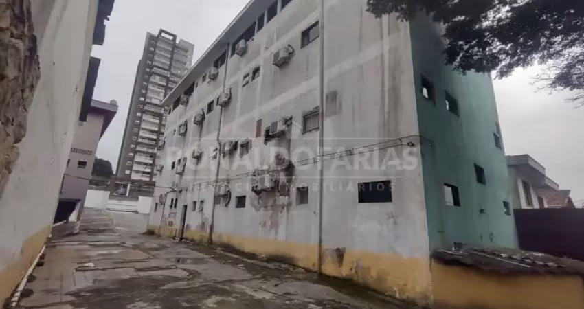 Prédio comercial com 40 dormitórios (hotel) à venda em avenida interlagos.
