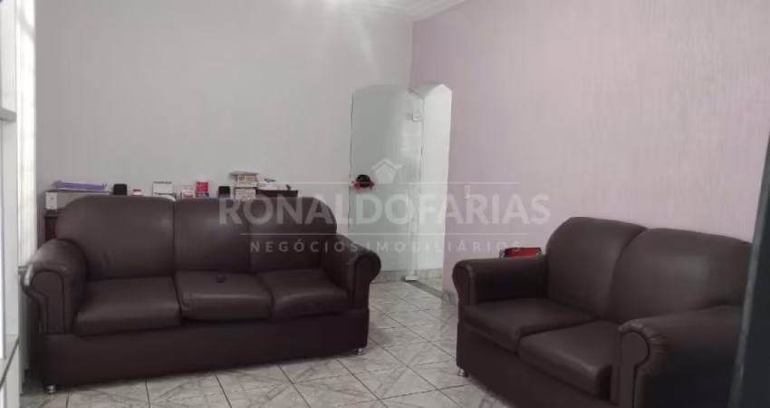 Sobrado 2 Dormitórios 2 Vagas à Venda em Parque América.