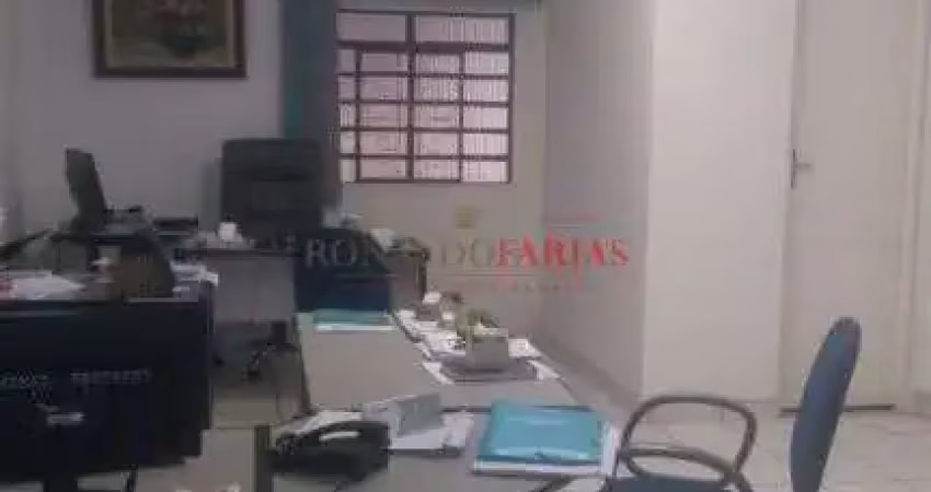 Galpão industrial com 400m² para venda ou locação na região de interlagos.