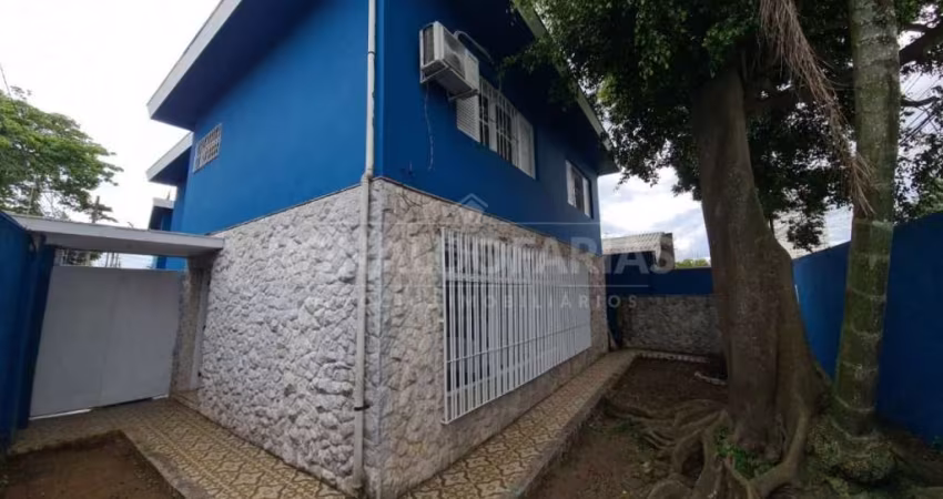Casa a Venda em Veleiros com 4 Dormitórios e 4 Vagas de Garagem