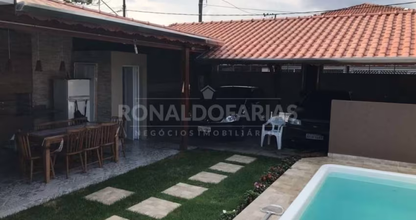 Casa à Venda no Bairro de Interlagos Jardim dos Lagos com 4 Dormitórios 3 Suítes 4 Vagas de Garagem