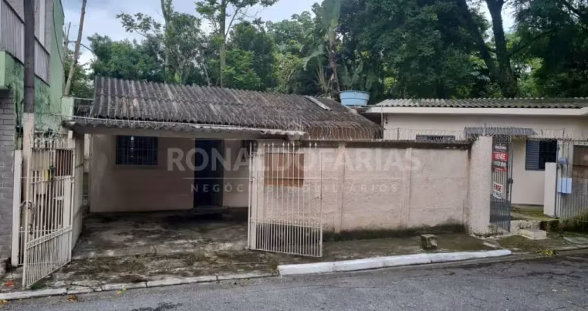 Casa térrea de 2 quartos 150 m terreno bairro de interlagos jardim suzana otimo para investidor