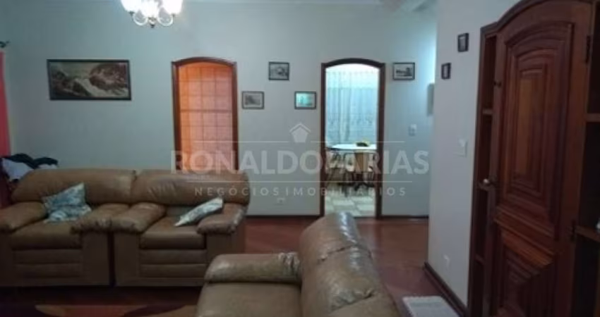 Excelente sobrado a venda no Jardim Satélite com 4 dormitórios e suíte