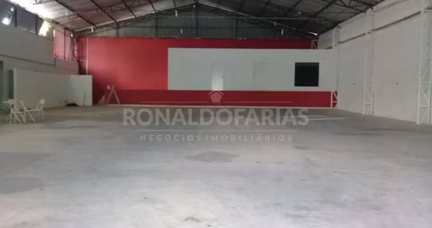Galpão à venda com 1.000,00m na região de interlagos.