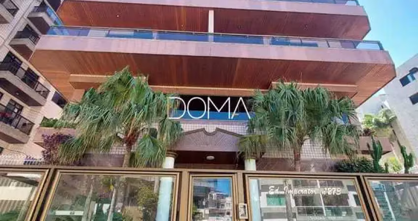 Ampla cobertura duplex, na quadra da praia do forte