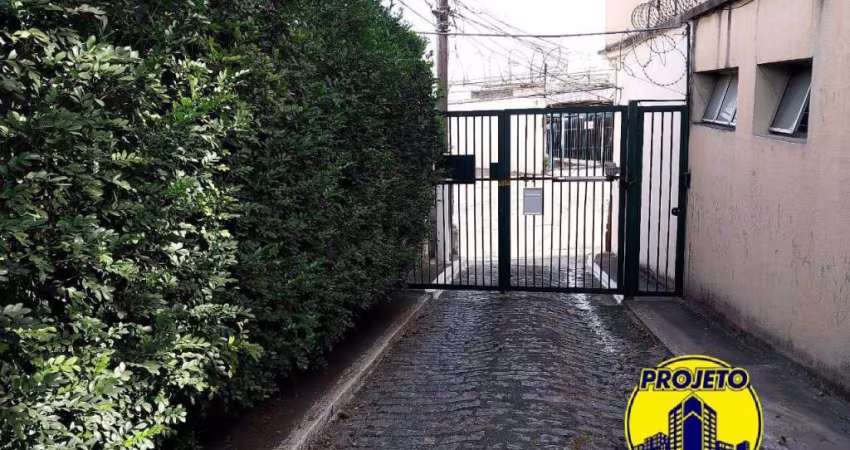 CASA TÉRREA EM VILA FAMILIAR, TRANQUILA , COM MUITO VERDE!!!