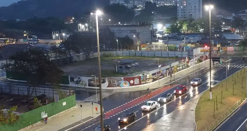 Centro - apartamento 105m2 área privativa com vista total pro mar - 02 elevadores