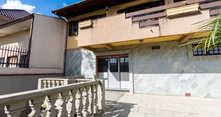 Ponto comercial com 3 salas para alugar na Rua Antônio Escorsin, 2833, São Braz, Curitiba