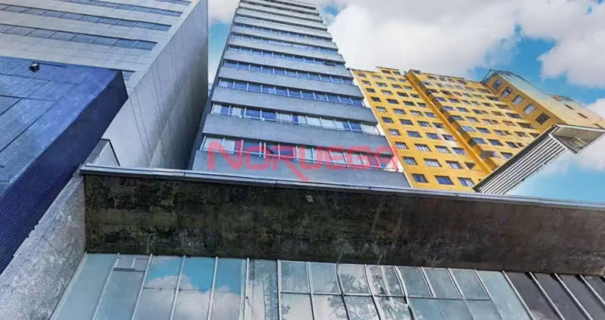 Sala Comercial para Locação no Centro de Curitiba-PR: 1 Sala, 2 Banheiros, 54m² de Área. Venha Conferir!