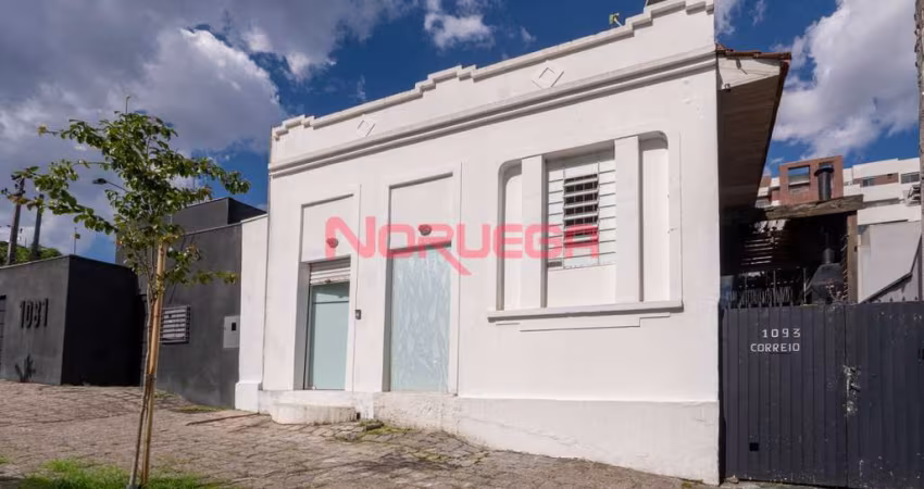 Loja comercial para locação no Centro de Curitiba-PR: 1 sala, 1 banheiro, 55m² de área.