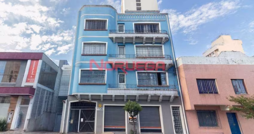 Excelente oportunidade de sala comercial para locação em Curitiba-PR, no bairro Rebouças: 3 salas, 2 banheiros, 3 vagas de garagem, 131m².