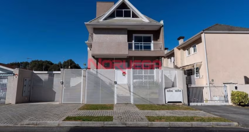Imóvel de alto padrão à venda em Curitiba-PR, Santa Felicidade: 3 quartos, 1 suíte, 2 salas, 2 vagas de garagem, 218,84 m².