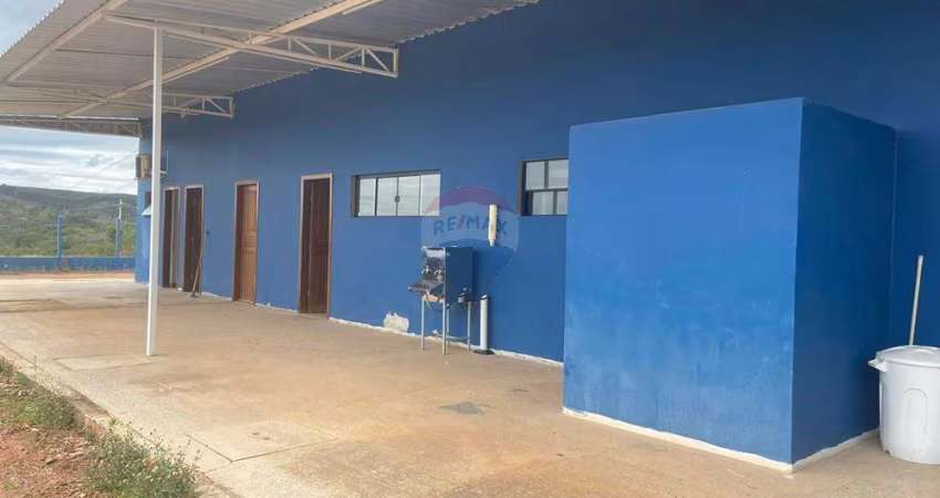 Aluga-se amplo espaço para sua empresa!
