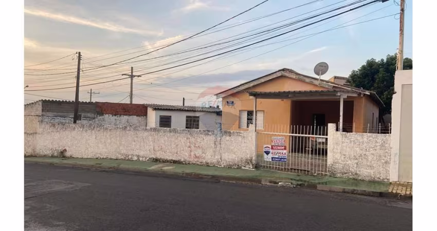 Vende-se casa no Jardim Primavera!