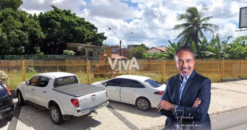 Terreno com 715 m² na Av José Bastos