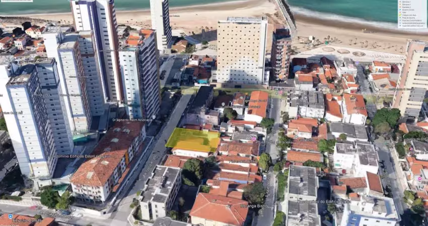 Casa com terreno de 530m² na  Praia de Iracema