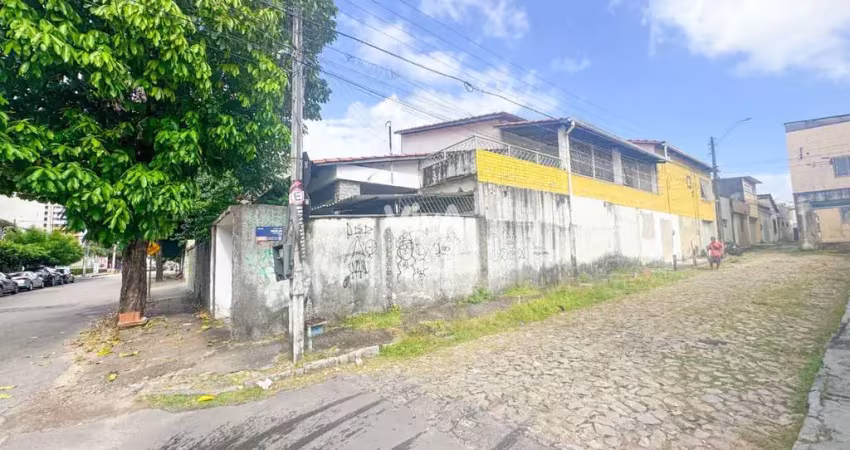 Casa duplex com 7 quartos no Bairro de  Fátima