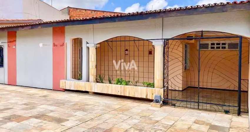 Casa com 3 quartos à venda na Rua Fernandes Benevides, 613, Cidade dos Funcionários, Fortaleza