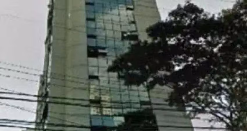 Sala comercial com 32m² de área útil, 2 banheiros, 1 vaga.