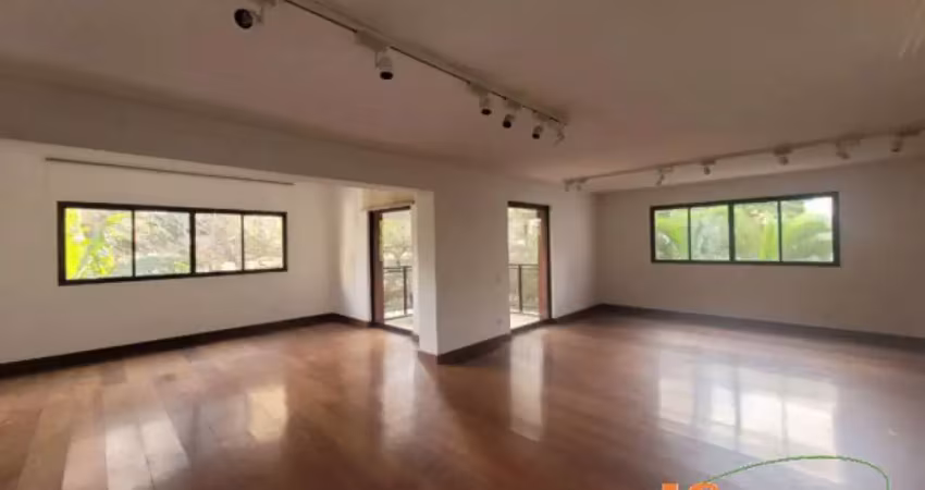 Apartamento com 298 m², 4 dormitórios, sendo 3 suítes, sala ampla para 2 ambientes, 3 vagas