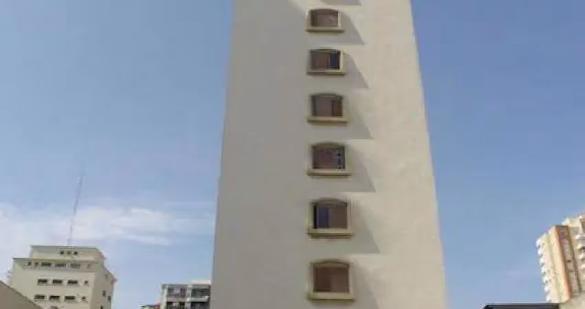 Apto com 105m², 3 quartos(1suíte) amplo living, cozinha com armários, dispensa, 3 banheiros.