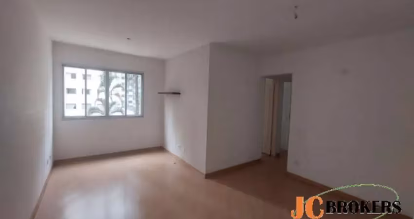 Apartamento reformado com 75 m², 2 dormitórios com varanda, sala para 2 ambientes,1 vaga
