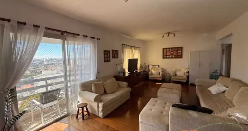 Apartamento com 150m² de área útil, 3 dormitórios sendo 1 suíte, 2 vagas