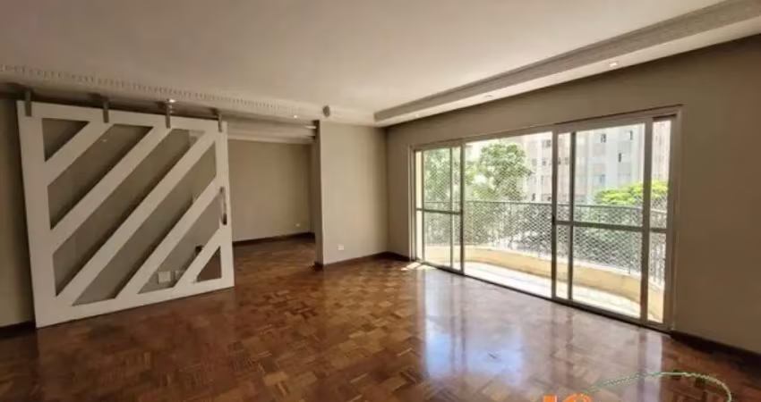 Apartamento com 160 m², 3 dormitórios, sendo 3 suítes, living para 3 ambientes, 2 vagas