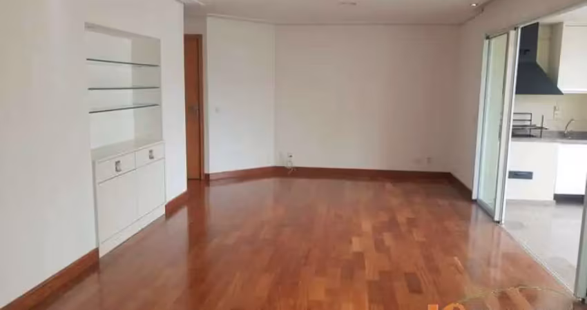 Apartamento com 137m² de área útil, 3 vagas,  3 dormitórios sendo 3 suítes