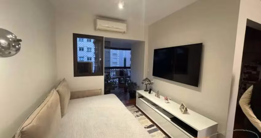 Apartamento reformado com 95 m² de área útil, 2 suítes, 2 vagas