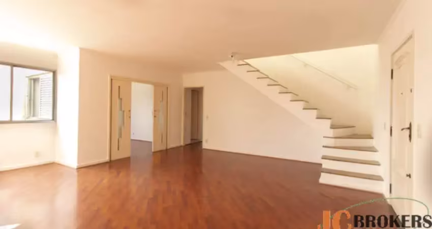 Cobertura com 195m² de área útil,  4 quartos sendo 1 suíte, 2 vagas