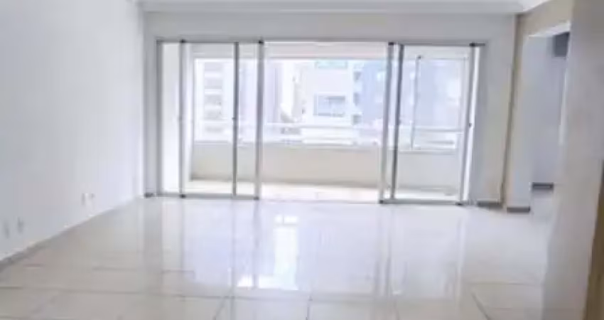 Apartamento com 104 m², 3 dormitórios, sendo 1 suíte, amplo living para 2 ambientes, 2 vagas